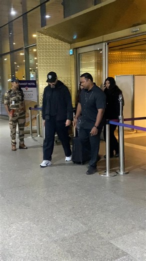 Abhishek Bachchan, Aishwarya Rai Bachchan & Aaradhya were seen together at Mumbai Airport #aishwaryaraibachchan #abhishekbachchan #aaradhya | Indian Television Academy