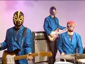 Los Straightjackets : "Tailspin (Live)"