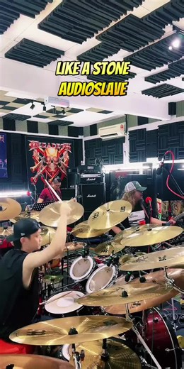LIKE A STONE - AUDIOSLAVE. @Metalboy Music Studio @Henry.Besalon
