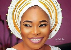 Tope Alabi stuns in pictures on 50th birthday - QED.NG