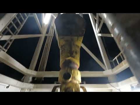 Drilling Rig, tripping pipe into the hole