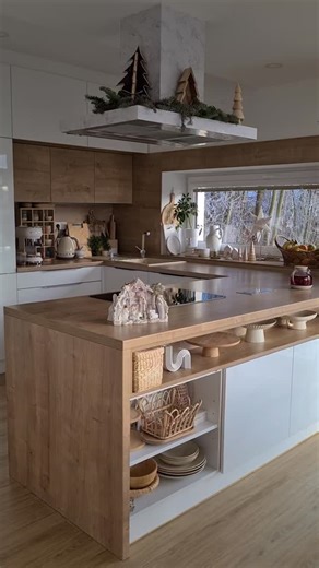 Jarka | Krásné sobotní odpoledne. Také u vás dnes svítí sluníčko? 🌞🤗 . . . . #kuchyne #kitchwn #living #vanoce #christmas | Instagram