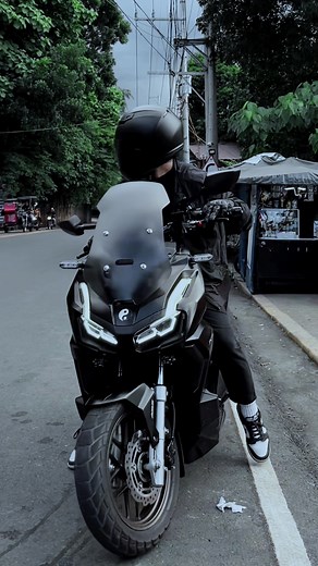 Black Matte Setup for Honda ADV 160 - Transform Your Ride