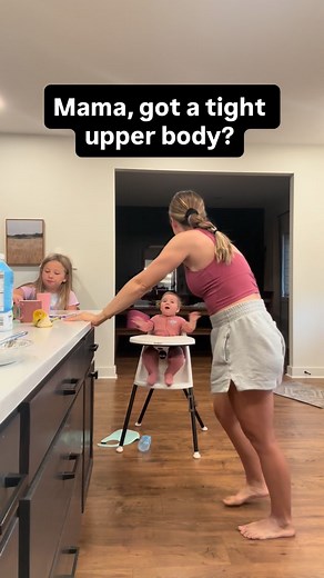 ✨ Unlock your upper back mobility ✨ This bent-over thoracic spine stretch is a favorite of mine for improving posture and reducing that tight, rounded-forward feeling we get from screens, steering wheels, or carrying little ones. 👉 How to do it: 1. Stand facing a countertop or sturdy surface. 2. Place your hands shoulder-width apart, arms in line with your ears. 3. Hinge at the hips, keeping your back flat, and press your chest toward the floor. 4. Keep your ribs down and breathe deeply into yo