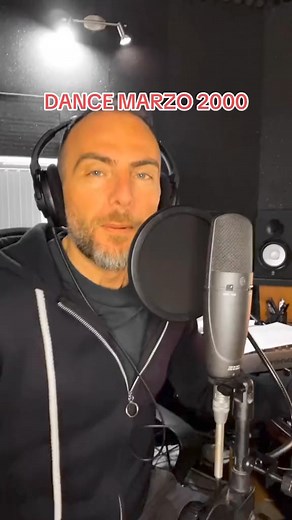 Classifica dance marzo 2000, a te quale piaceva di più? Concordi con la classifica Un saluto al mitico Dino Brown #90s #anni2000 #vivaglianni90 #dance00 #dancevideo #dancemusic | Dance anni 90-2000