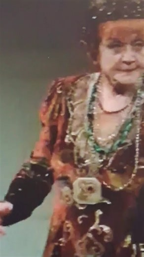 ANGELA LANSBURY IN BLITHE SPIRIT 2015