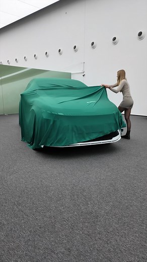 Autogefühl | 💡REVEAL of the updated Skoda Enyaq! The Enyaq facelift comes with the updated Skoda design language, logo-remove and addition of Skoda... | Instagram