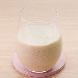 簡単おいしい♪ バナナとキウイの豆乳スムージーのレシピ動画・作り方 | デリッシュキッチン