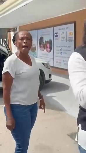 Standoff on Charlotte Street: A Universal Church pastor got into a heated back-and-forth with a driver over parking in front the church, like he own the entire street. From the way he carried on, it’s clear this pastor got some serious anger issues. Imagine a man preaching peace on Sunday and picking fights over parking on Monday. Madness. | Rawle Duke