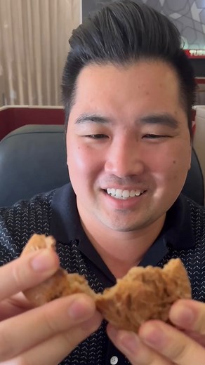 Chris Joe on Instagram: "Seriously, WHO is grilling the meat over at @turkishairlines?! They need a raise. I had a phenomenal experience flying Turkish Airlines from Istanbul to NYC on their first flight that showcased the Oldest Bread, a symbol of how they connect the world together with over 360 flight destinations across the globe, just like how bread connected and still connects the world today. #hosted"