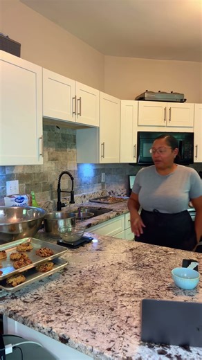 A Day in the Kitchen: Baking Vegan Cookies + Mom Chat 🍪💬