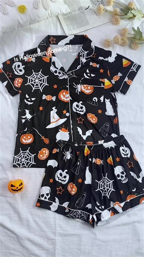 Girlfriends screaming funny pyjamas! Pumpkin print shorts|Full of 🎃 festive rituals #Tiktokshop #Fyp #Foryou #HalloweenPajamas #ButtonUpPJs #NoveltySleepwear #MatchingPJSet #Under10Style