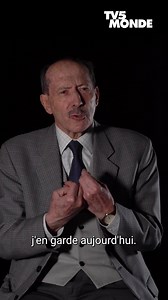 "J'ai quitté l'Algérie avec le cœur brisé." Jean Monneret, un Pied-noir, est parti d'Algérie en 1961. Sa famille l'a suivi un an plus tard, à la fin de la guerre d'indépendance. Soixante ans après, cet historien, né en Algérie, raconte ce qui l'a poussé au départ et sa nostalgie de l'Algérie française. "Nous avons perdu le pays, nos biens et une certaine joie de vivre." Troisième volet de notre série "Mémoires d'Algérie" | TV5MONDE