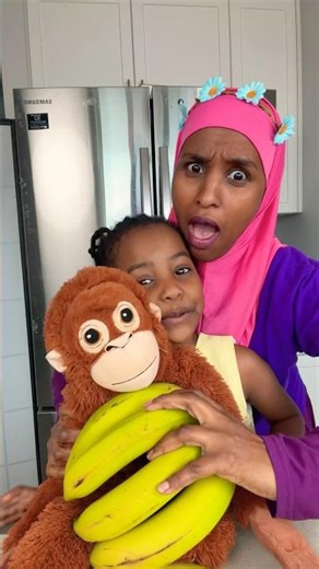 Baby Monkey 🐵 Bananas 🍌