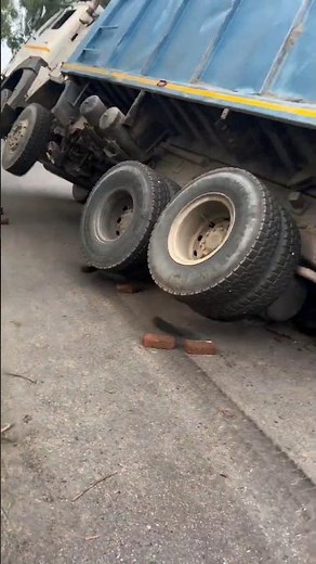 Unseen Struggles of Truck Life 💔