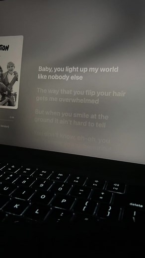 What Makes You Beautiful - One Direction Lyrics