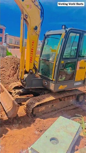 🚀🛠️ Underground Sanitation Work: Lowering Large Sewage Tank into Trench Pit