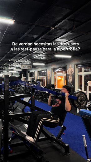 A veces sobrevaloramos las técnicas de alta intensidad como las dropsets, restpause, myo reps etc. Procura que tus series se vean así, alcanzando grados de esfuerzo reales altos y cuando sepas hacer eso correctamente, empieza a introducir estas técnicas de manera estratégica en ciertos ejercicios que no sean muy demandantes a nivel del sistema nervioso. Si quereis más contenido como este apoyar mucho este vídeo y seguirme para poneros mas fuertes🥩💪. #gym #training #natty #bodybuilding #viralvi