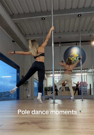 Today’s choreography at pole class 🤸🏼‍♀️💃❤️ loved it 🥰 #poledance #polesport #dance #dancer