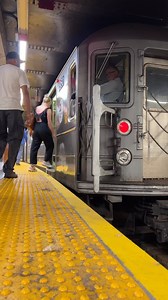 Arrive And Departure of the Time Sq - Grand Central Shuttle, Rush Hour ⏩. Total time between opening the doors and closing, 1:35. #NYCSubway #NYC #NYCSubwayLife @MTA @MTALIRR #Subway #Railfanning #NewYorkCitySubway #MTASCAPES #LIRR #SubwayTrain #NYCHistory #NYCTransit #TrainOperator #TrainConductor #MTA You can now buy me a coffee: https://bmc.link/NYCSubwayLife | NYC Subway Life