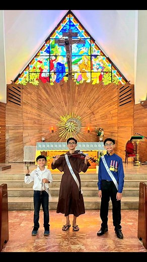 Our kids do not join the usual Halloween and Trick or Treat events. They join Parade of Saints events instead, which are in keeping with our Catholic faith. #ParadeofSaints #AllSaintsDay #costumes | Hands-On Parents while Earning