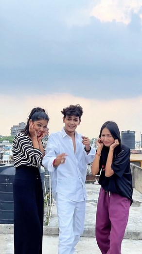 Sam Bst ✨💫 on Instagram: "𝙄𝙩𝙣𝙖 𝙋𝙖𝙞𝙨𝙖 𝙐𝙙𝙖𝙮𝙖 𝙃𝙖𝙞 𝙆𝙞 🫵😉😂 @sambst01 #sambst @spshreya0718 @mikku2073"