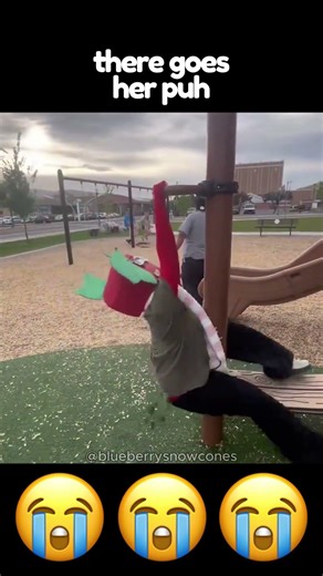 Is She playing dandys world irl? 🤨 #roblox #dandysworld #shorts