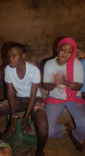 Clapping Game: Fun Indoor Activity with Friends