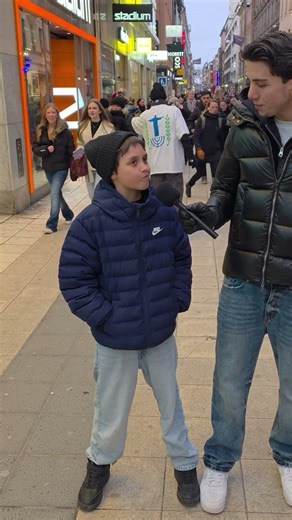 “Running out of headphones‼️” #funny #memes