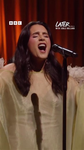 Loved singing Superbloom on Jools. Cant wait to sing this one on tour. #newmusic #joolsholland