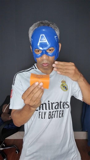 This Simple Card Trick Breaks Physics #magic #shorts