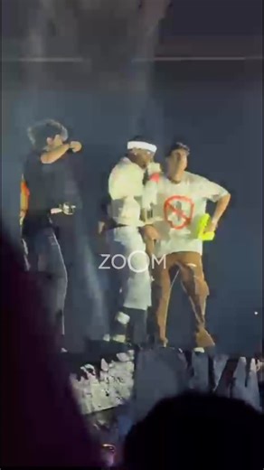 Zoom TV on Instagram: "Lucky fans join Travis Scott on stage for an unforgettable moment 🔥 travis scott delhi concert, travis scott live performace, travis scott in delhi, travis scott circus maximus tour"