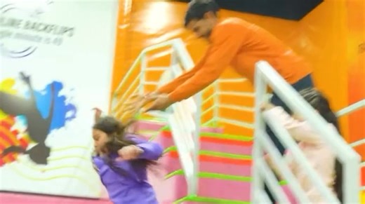 Celebrate your child’s special day 🎉 with trampoline fun 🌀, laser tag 🔫, soft play 🧸, VR games 🎮, and a vibrant party room! Sit back while we handle the fun. | SkyJumper Trampoline Park