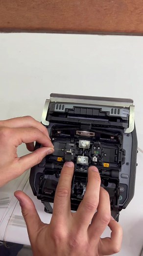 How to Splice Fiber Optic Cables: A Step-by-Step Guide