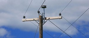 AT&T's Project AirGig Aims To Deliver Broadband Anywhere There Are Power Lines - SlashGear