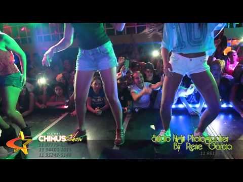 Dançando Parara Tibum com Mc Tati zaqui no Chimus Show