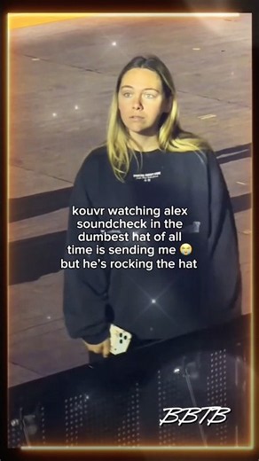 She’s used to the shenanigans #alexwarren #ordinary #concert #singer #darkhumor #funny #kouvr #wife