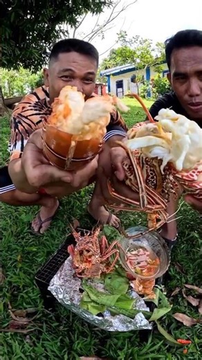 Eatinh a BIG grilled Lobster in Foil (Perfect Every Time) 🔥