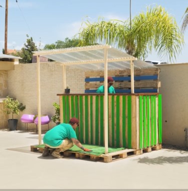 3.2K views | Cheers to Summer: Make a Mini Bar Next to Your Pool | 5-Minute Crafts Green | Facebook