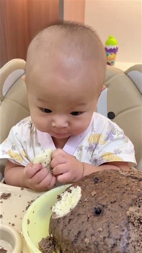This little pig is so cute, how can you eat a little pig? #feedingintolerance