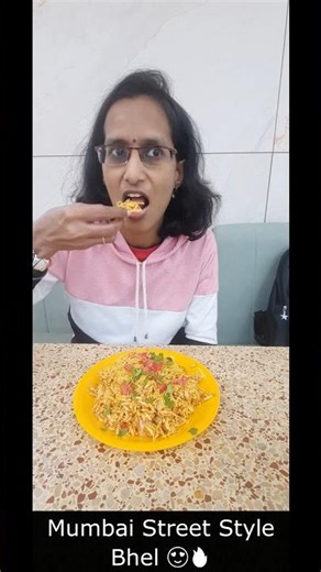 Mumbai Street Style Bhel Puri | Quick & Crispy Chaat Recipe 😋 #Shorts