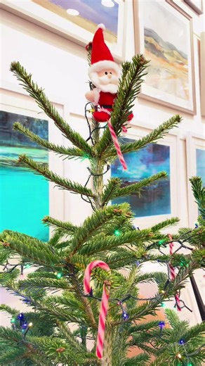 Christmas has landed in The Framemaker 🎄 Make sure to call into us ASAP to ensure you have your orders in time for Christmas✨ #theframemaker #bespokeframing #corkcity #localbusiness #christmas