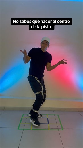 No sabes cómo bailar práctica este pasos básico!! #dance #tutorial #comobailar #cumbia