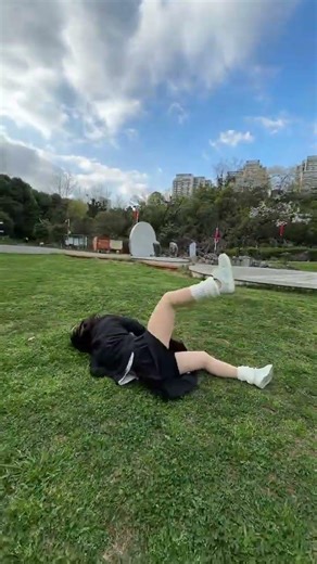 Skip the Pruning! Easy Fall Lawn Makeover Tips