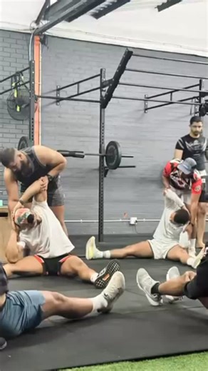 OFF SEASON TRAINING WEEK 2: SESSION 1 The boys started Week 2 off strong 🔥 back-to-back circuits, no breaks, just teamwork and motivation carrying them through. Have a look through the shots ⬆️ #OneTeamOneSpirit ❤️🤍🖤🇾🇪 | Rangers RFC