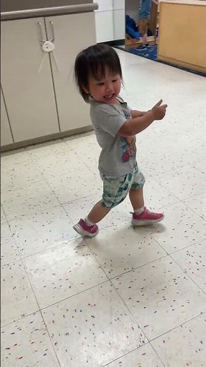 #familyvlog Every Day, the Same Smile When Chloe Sees Dad.