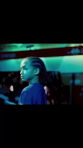 Karate kid escena de baile (Doblaje parte 1)🕺🏽😂 #karatekid #jadensmith #baile #dance #karatekid2010 #humor #doblaje #comedia #viral #fypage