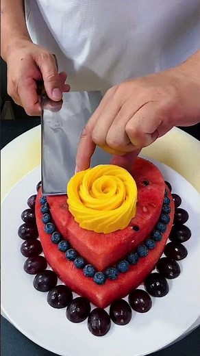 Creative Fruit Cake - Easy, Delicious and Beautiful Fruit Birthday Cake, Full of Warmth and Sweetne