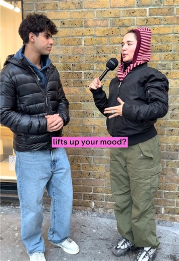 Your mood has a soundtrack - what’s yours? 🤩👇🏻 🎶 Music is personal - for some it’s rhythm, for others nostalgia. Create the mood you want inside Hyph.