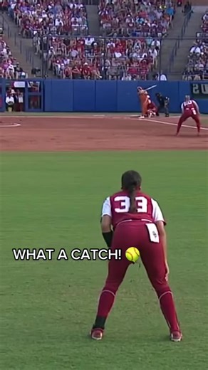 Incredible Outfield Catch in Women's Softball